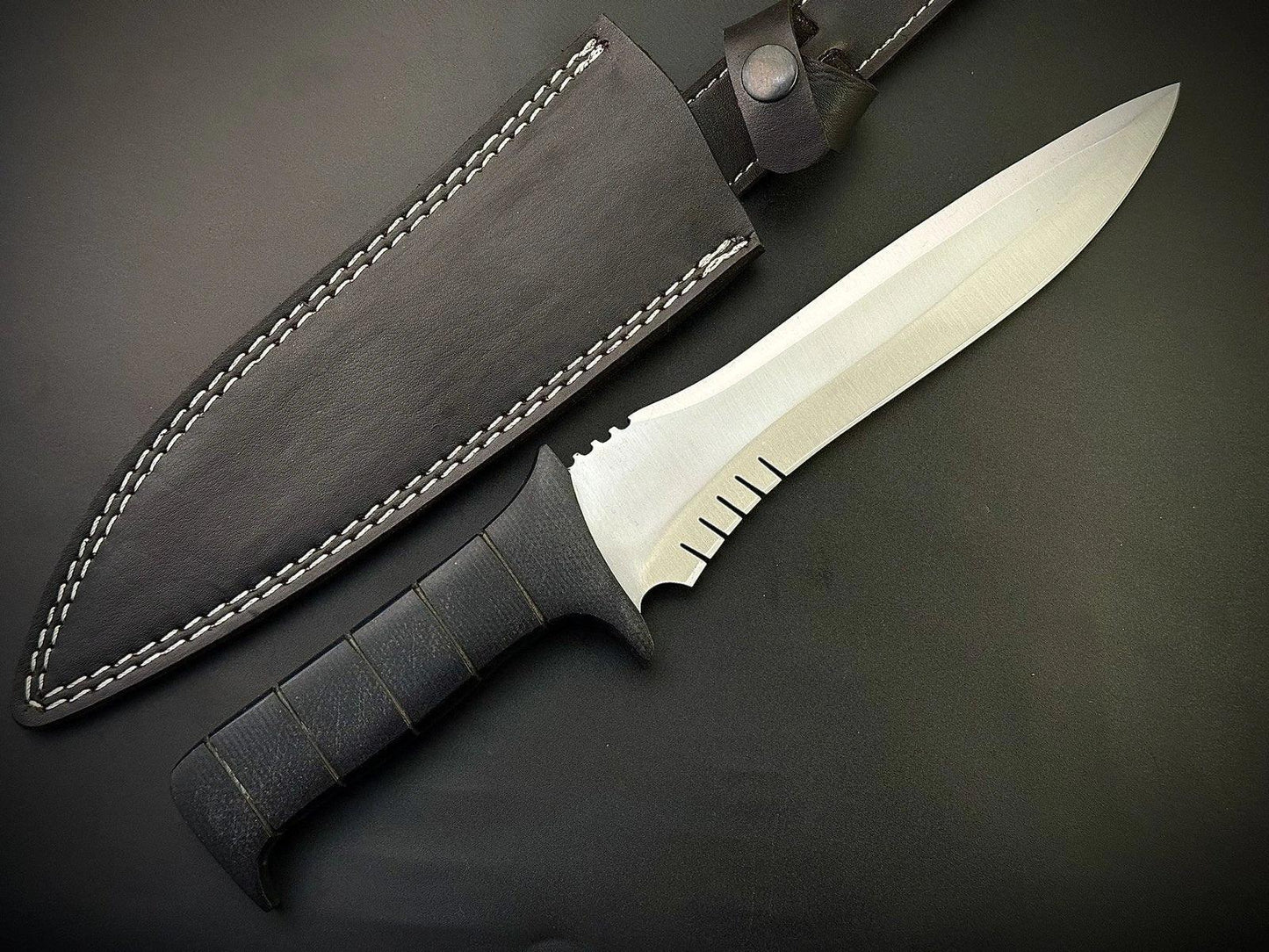 Handmade Carbon Steel Leon Kennedy Knife With Sheath - Jayger