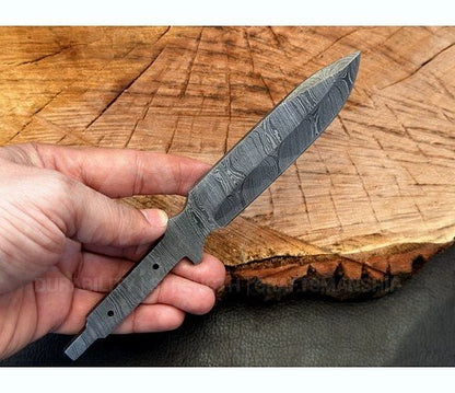 Hand Forged Damascus Steel Hunting Knife Blank – B4