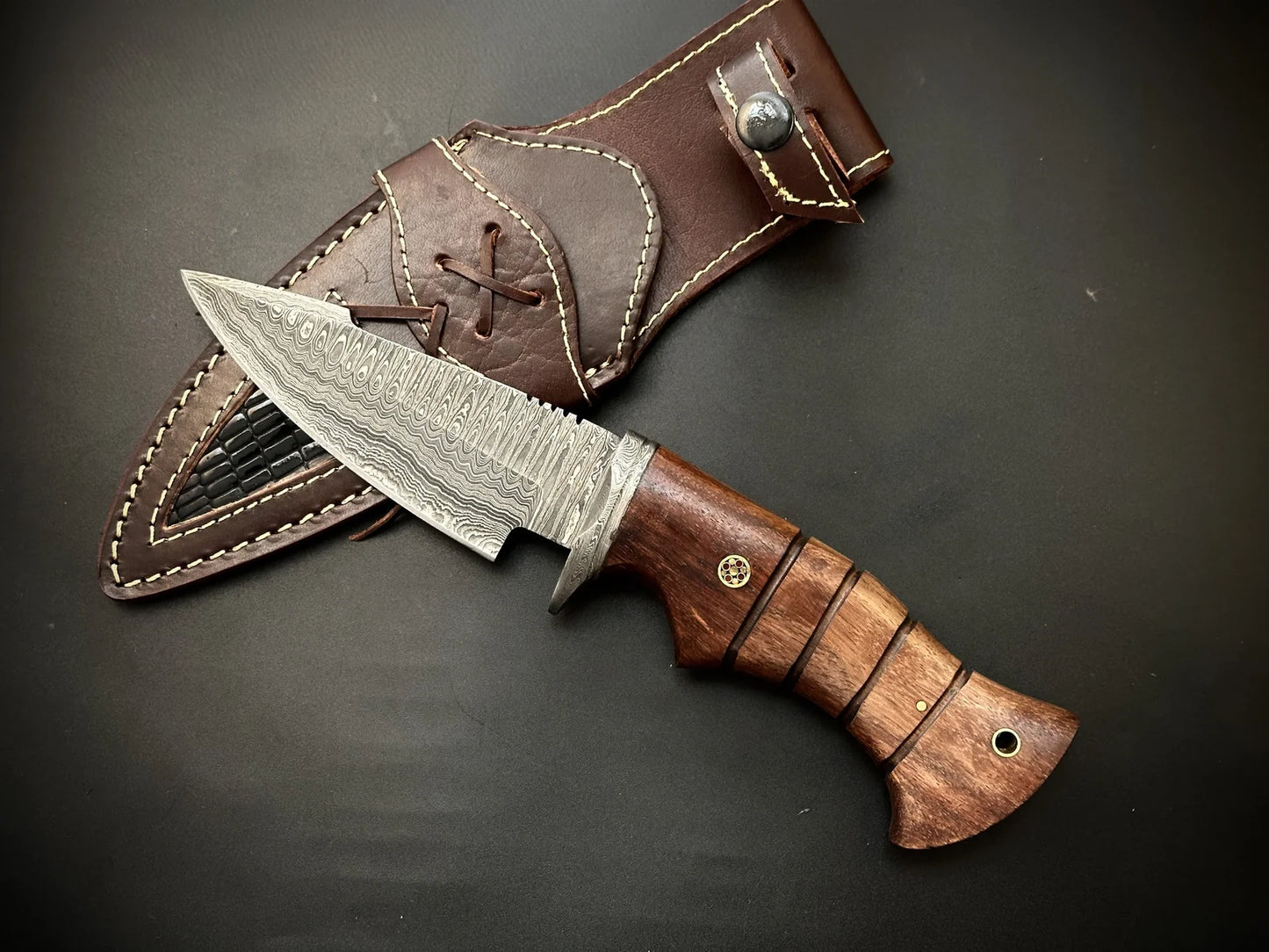 Damascus Steel Hunting Knife With Leather Sheath