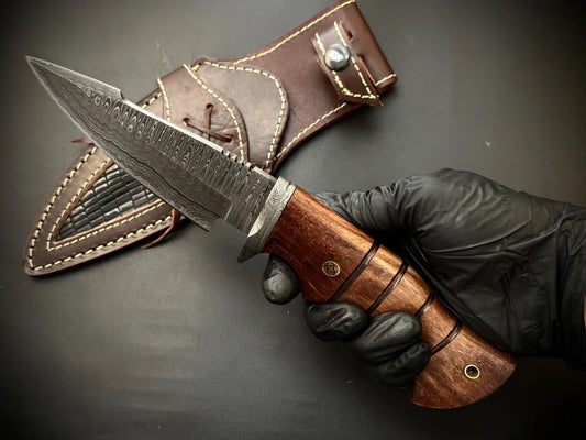 Damascus Steel Hunting Knife With Leather Sheath