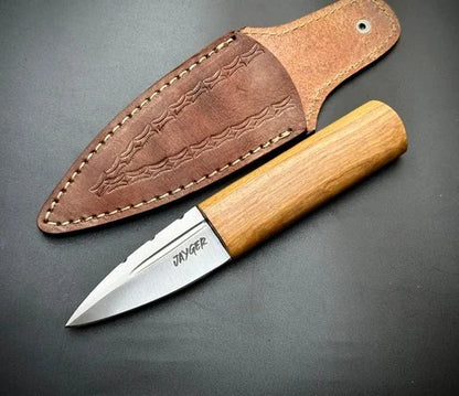 Handmade Sgian Dubh Damascus Steel Blade Oak Wood Handle
