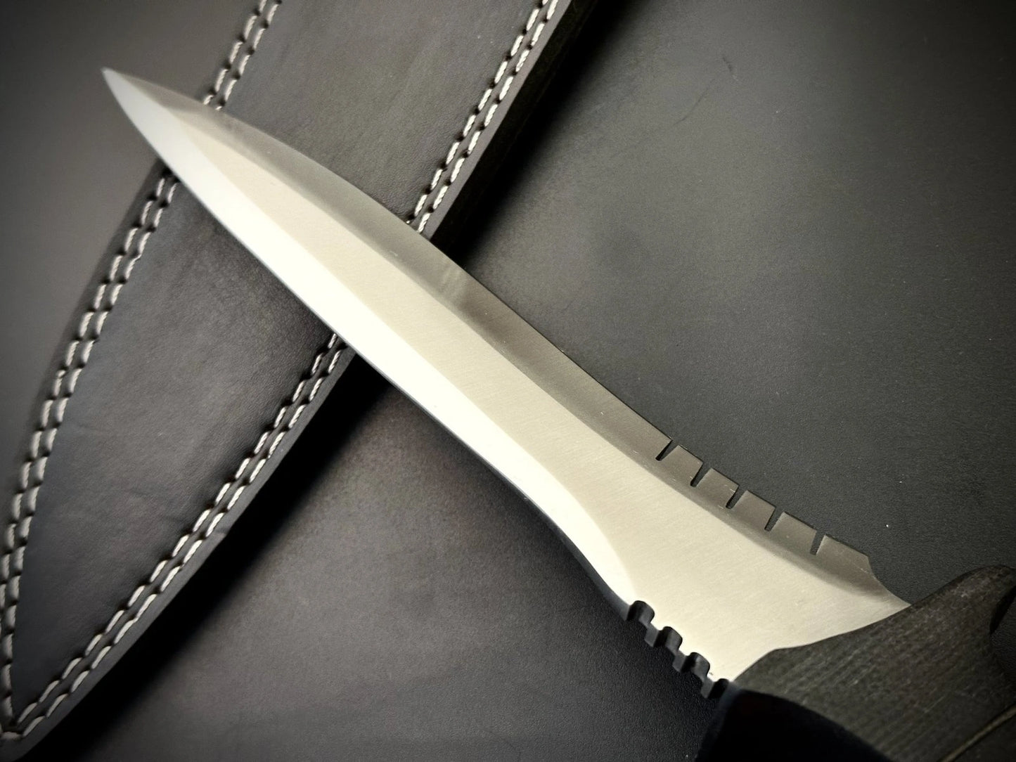 Handmade Carbon Steel Leon Kennedy Knife With Sheath