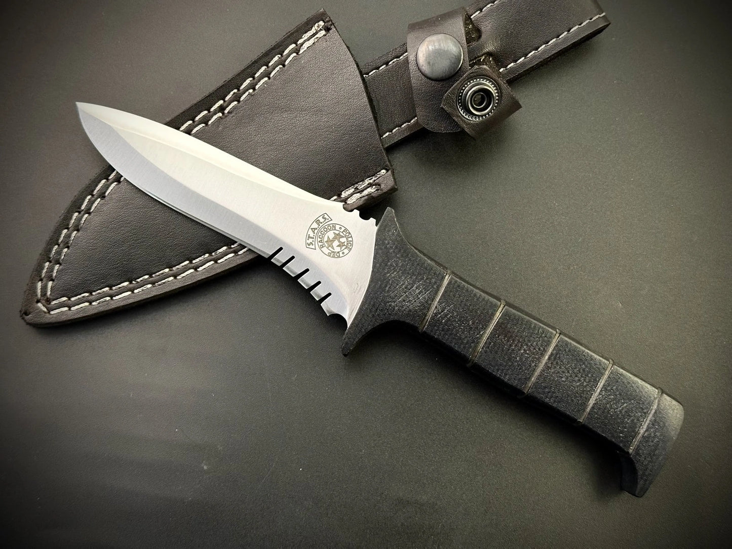 Handmade Carbon Steel Leon Kennedy Knife With Sheath