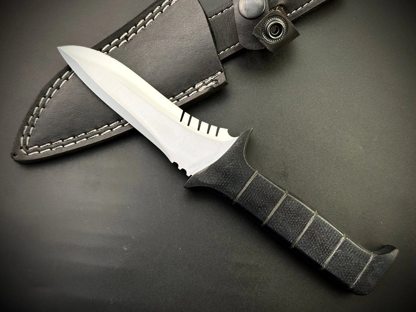 Handmade Carbon Steel Leon Kennedy Knife With Sheath